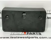 Кріплення рамки номерного знаку Tesla Model X, 1057156-00-A